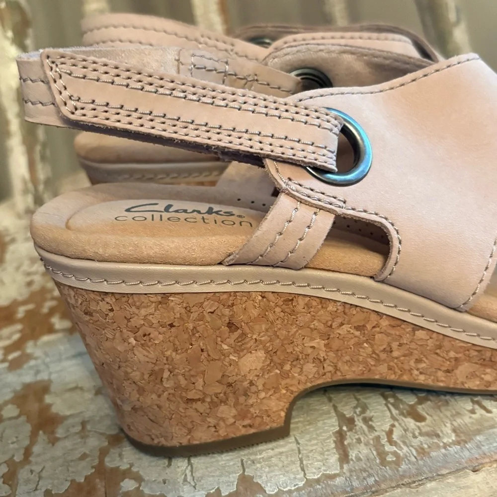 Clark’s Women's Giselle Loop Wedge‎ Sandals Taupe size 7